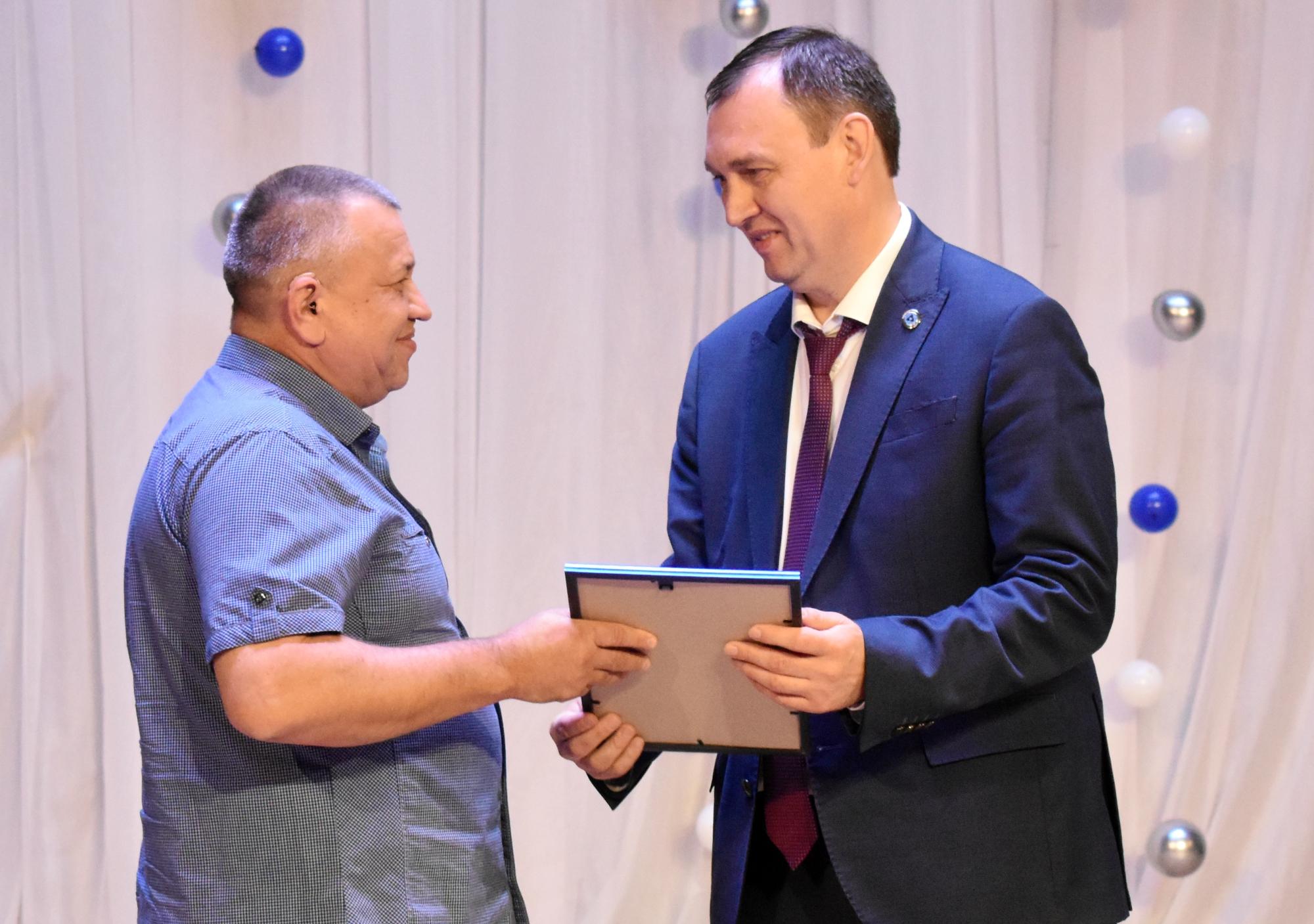 Награды – лучшим магниевикам